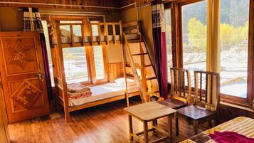 In-room safe, soundproofing, iron/ironing board, free WiFi