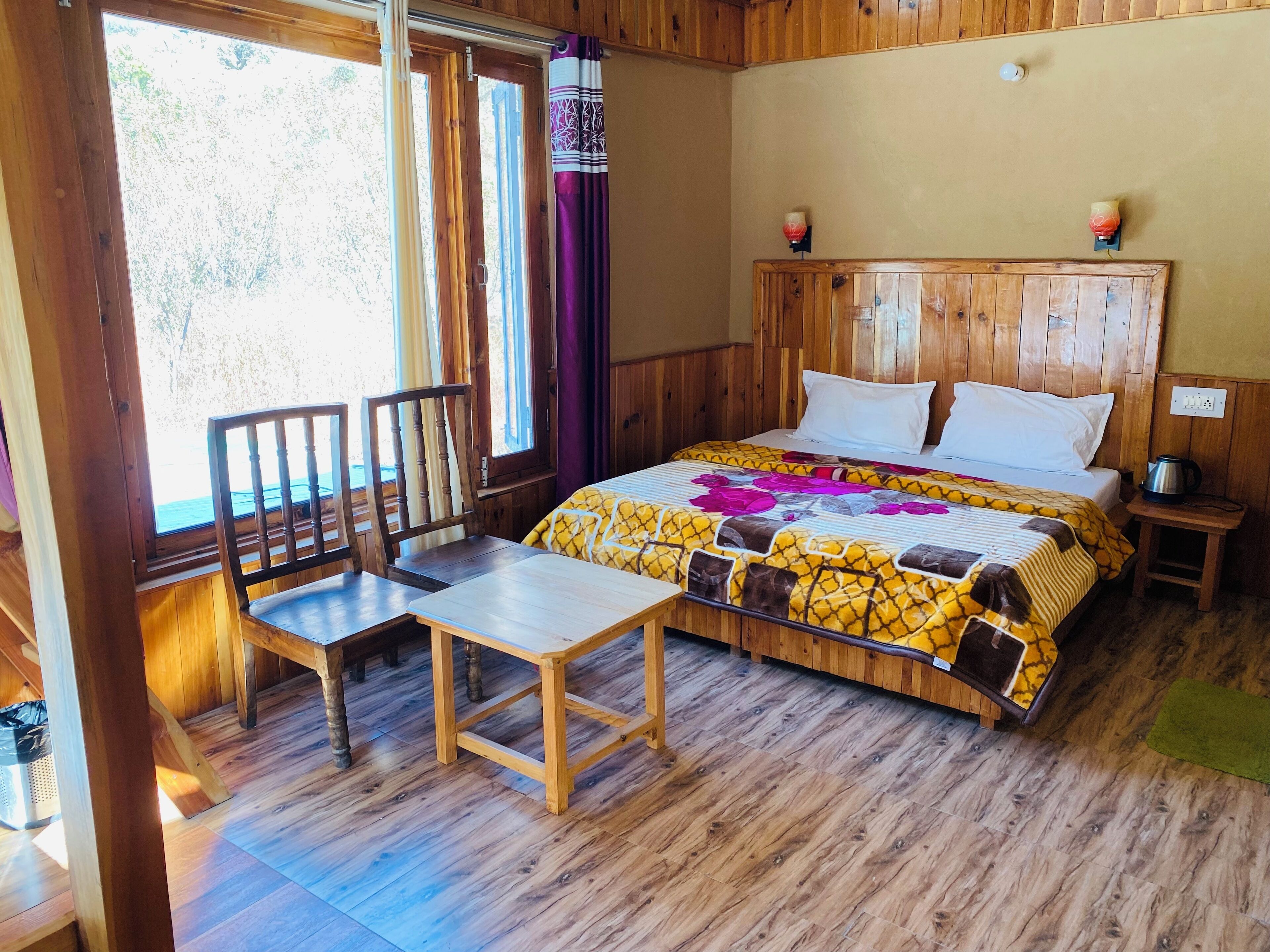 In-room safe, soundproofing, iron/ironing board, free WiFi