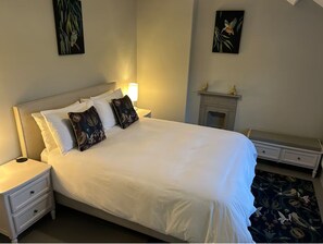 3 室のベッドルーム、アイロン / アイロン台、WiFi (無料)、ベッドシーツ