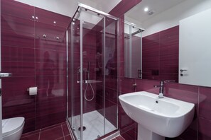 Superior Room, Courtyard View | Bathroom | Shower, hair dryer, towels, soap - GREROS H. PORTO NAPOLI CENTRO by ClaPa Group Dislocated Hospitality (Naples)