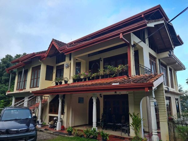 Front of property - Sunny Hill Residence (Kandy)