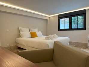5 habitaciones, tabla de planchar con plancha, wifi y ropa de cama
