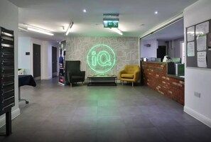 منطقة الجلوس في الردهة