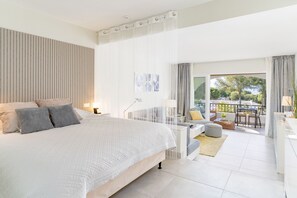 Iron/ironing board, free WiFi - Spacious studio apartment in Miraflores (Mijas Costa)