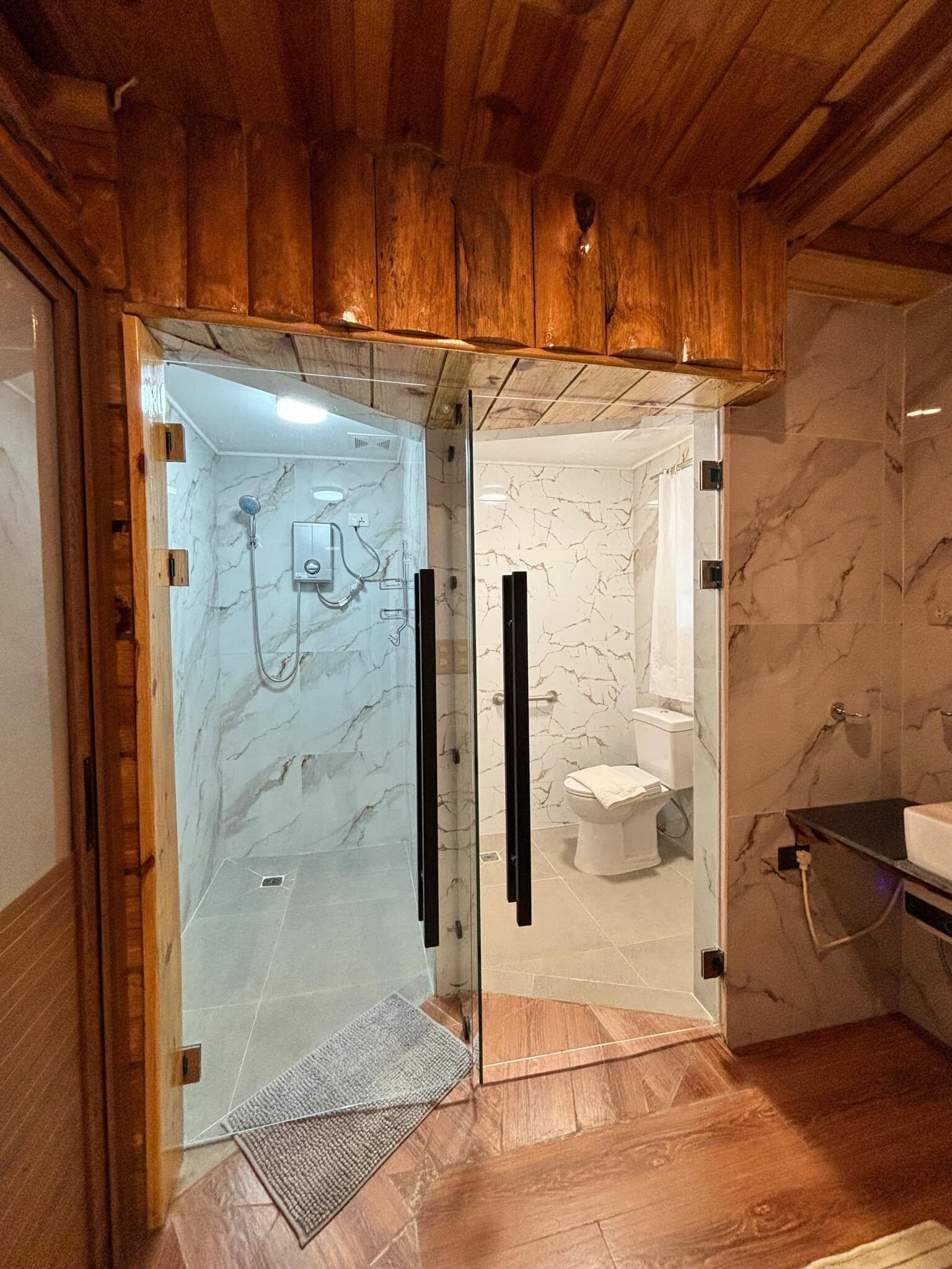 Family Suite, Balcony, Mountain View | Bathroom | Slippers