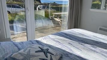 Chalet | 2 bedrooms, iron/ironing board, free WiFi, bed sheets