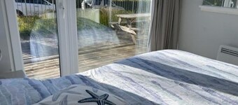 Sea View - 1min to Beach - Dog Friendly - 4 Guests