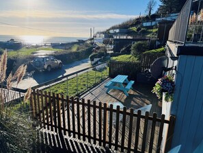 Chalet | Outdoor dining - Sea View - 1min to Beach - Dog Friendly - 4 Guests (Looe)