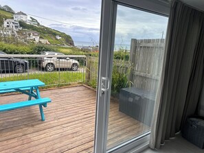 Chalet | Interior - Sea View - 1min to Beach - Dog Friendly - 4 Guests (Looe)