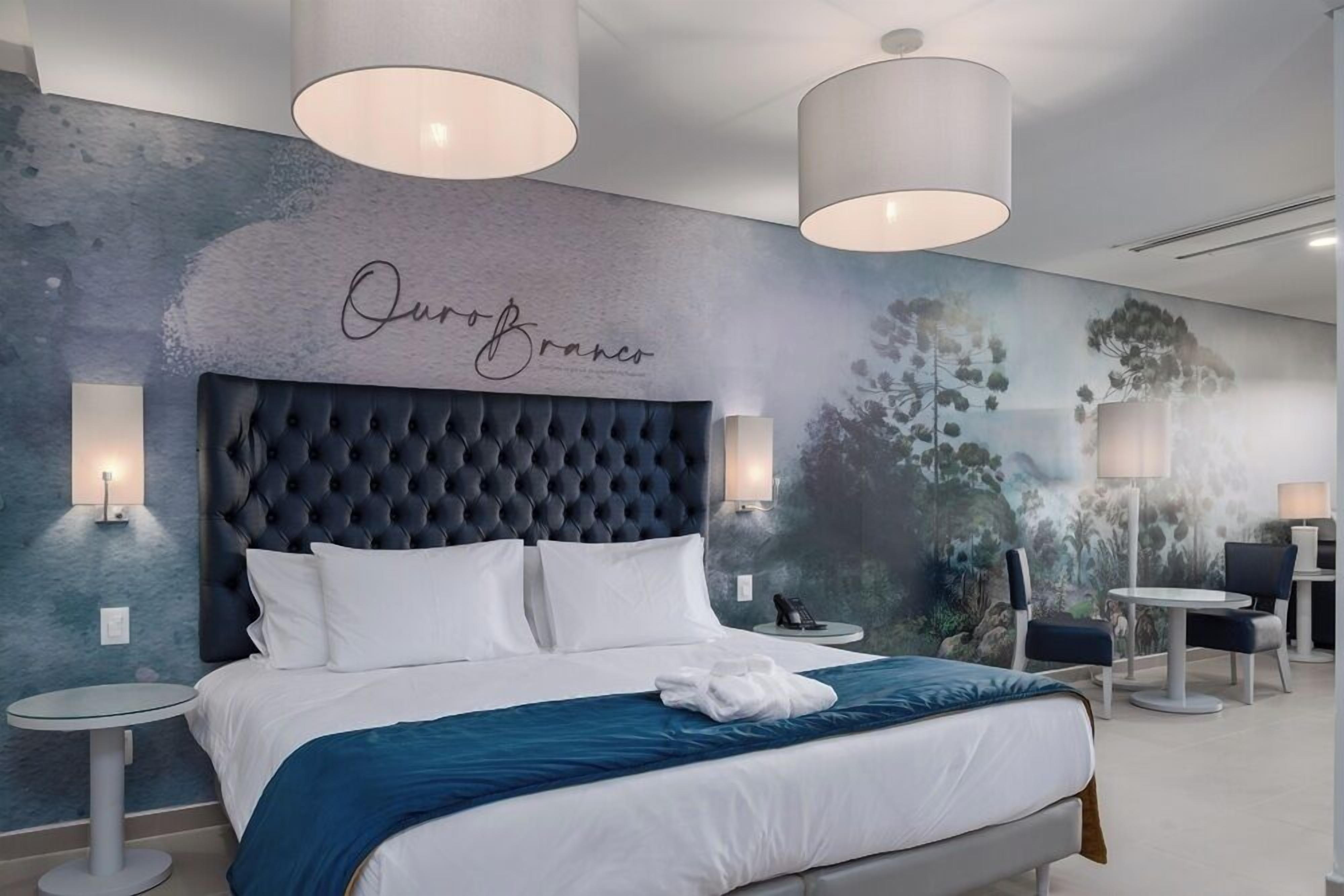 Suíte | Cofres nos quartos, escrivaninha, cortinas blackout, Wi-Fi de cortesia