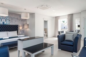 Suite | Coffre-fort, bureau, rideaux d’obscurcissement, accès au Wi-Fi (inclus)