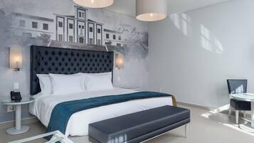 Cofres nos quartos, escrivaninha, cortinas blackout, Wi-Fi de cortesia