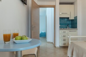 Premium bedding, individually decorated, individually furnished - KALLISTI STUDIOS (Naxos)