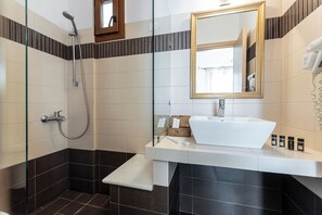 Classic Double Room | Bathroom | Shower, free toiletries, hair dryer, slippers - KALLISTI STUDIOS (Naxos)