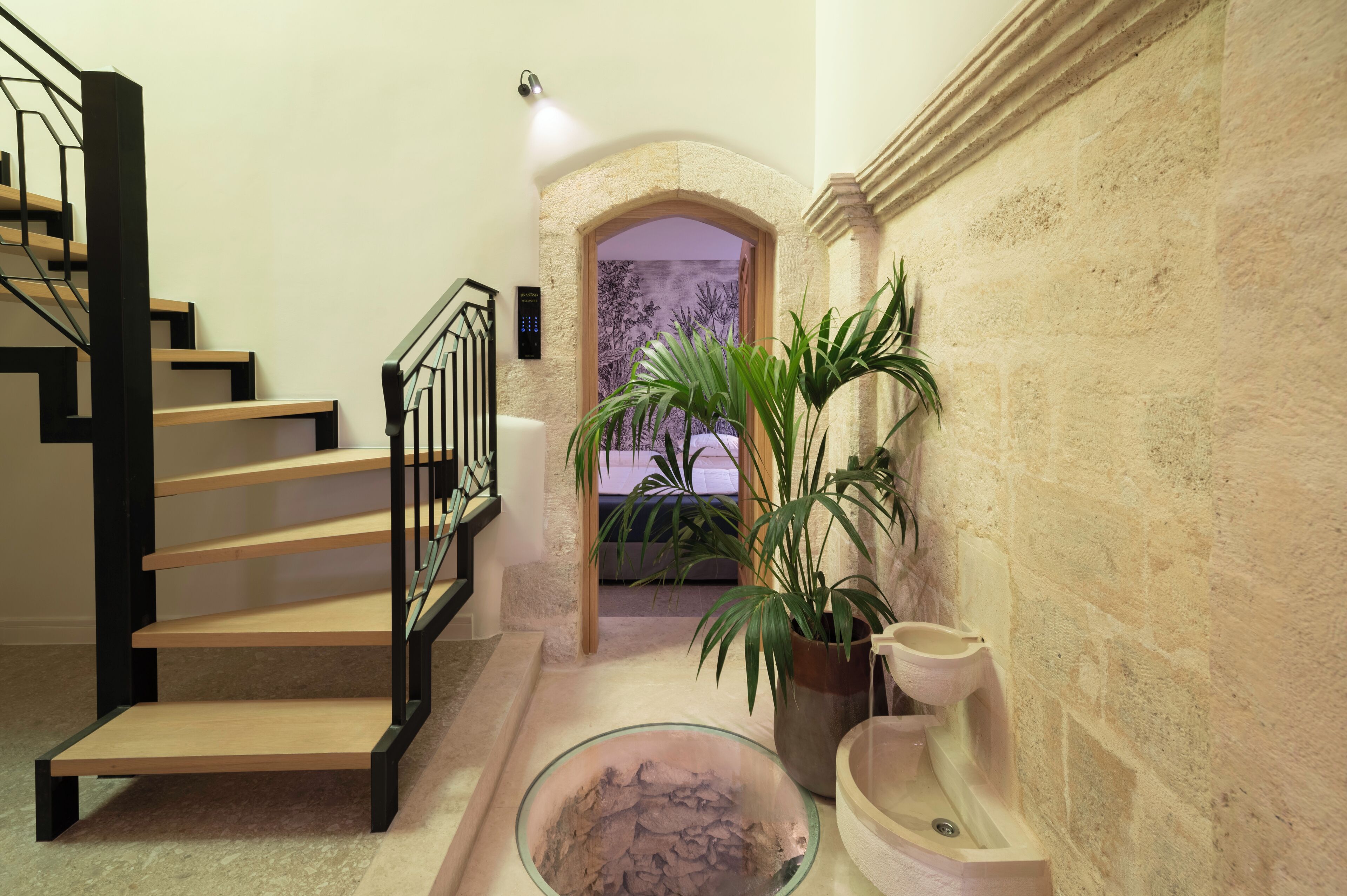 المنشأة من الداخل