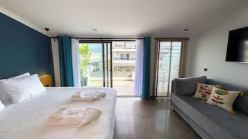 Chambre Double Standard, 1 très grand lit, balcon