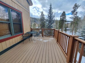Outdoor dining - NEW! 3BR Red Hawk Townhome - Gondola Access (Keystone)