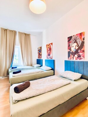 Room - Spacious 4 BR Apt Perfect for Groups (Vienna)