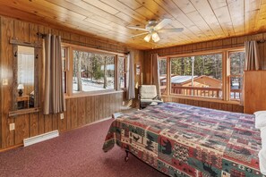 4 bedrooms, iron/ironing board, travel cot, free WiFi - Eagle Villa on Otter lake (Eagle River)