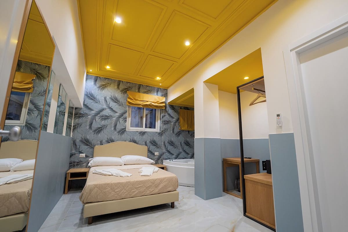 Comfort Studio Suite, Balcony, Annex Building (Vico Freddo a Donnalbina 2) | Desk, cribs/infant beds, free WiFi, bed sheets