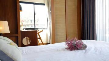 行政公寓, 城市景观 | 1 多间卧室、高档床上用品、办公桌、笔记本电脑工作区