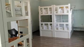 Shared Dormitory, Mixed Dorm | Iron/ironing board, free WiFi
