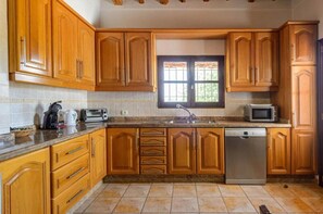 Fridge, microwave, dishwasher, toaster