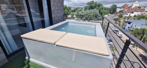 Vivisierras, 3rd floor, Villa Carlos Paz downtown, lakefront, private mini pool