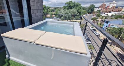 Vivisierras, 3rd floor, Villa Carlos Paz downtown, lakefront, private mini pool