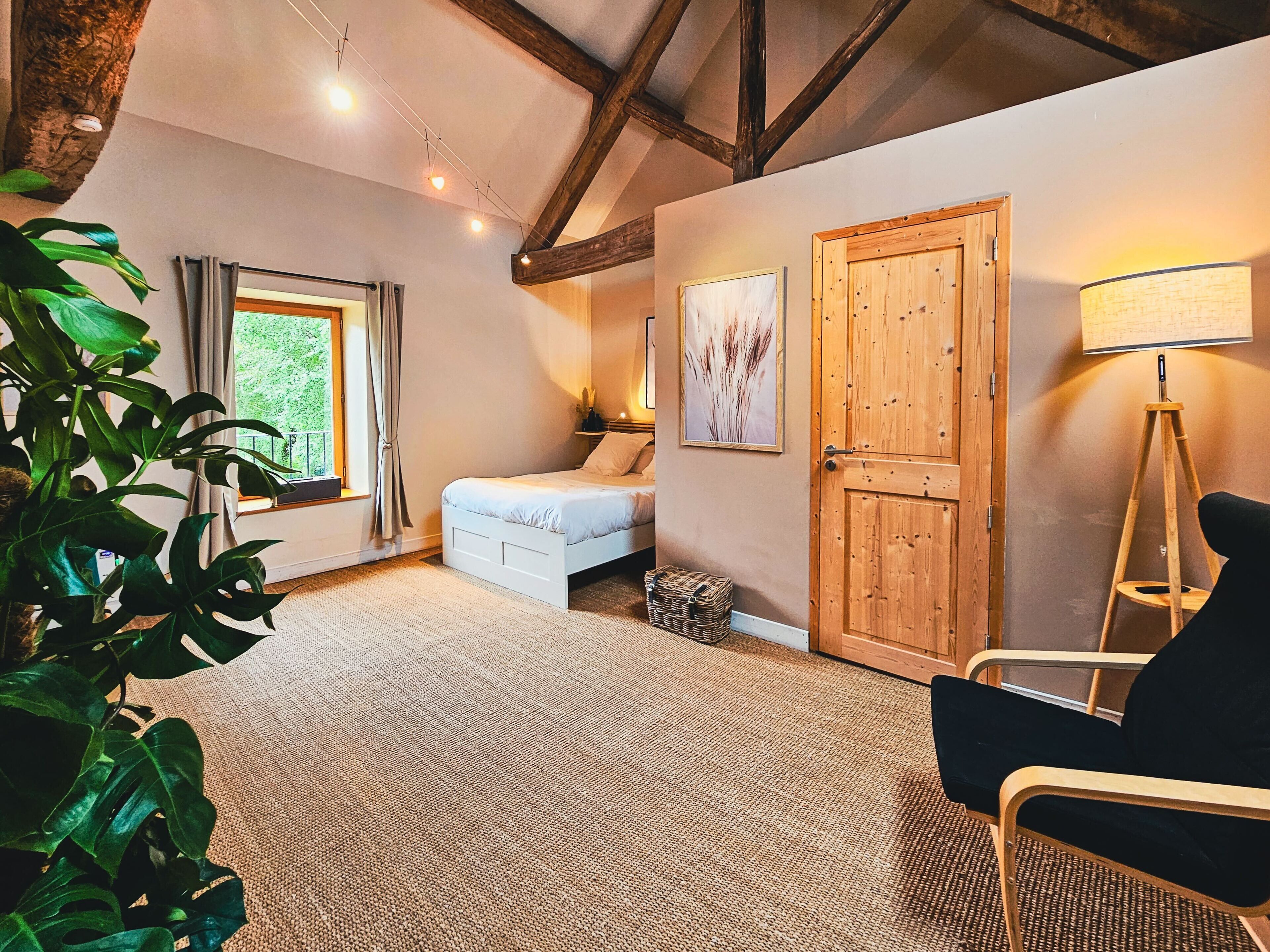 1 slaapkamer, een bureau, wifi, beddengoed