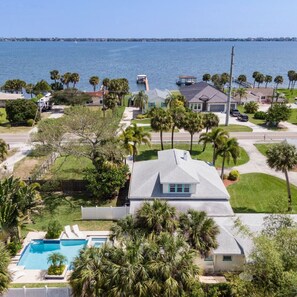 Exterior - Romantic Cottage w/King, Pool, Pickleball, Beaches (Melbourne)