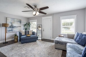 Smart-tv, bøger, kontorer