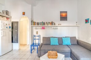 Books - Family house , close to the sea (Paros)