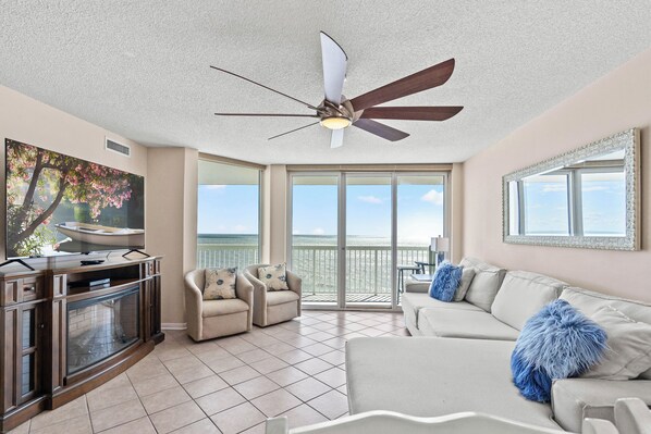 TV - Paradise Pointe 10A-Oceanfront Luxury 4BR-Pool (North Myrtle Beach)