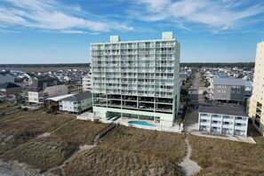 Exterior - Paradise Pointe 10A-Oceanfront Luxury 4BR-Pool (North Myrtle Beach)