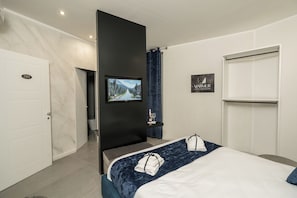 Standard-Doppelzimmer, Balkon, Stadtblick | Zimmersafe, Verdunkelungsvorhänge, schallisolierte Zimmer