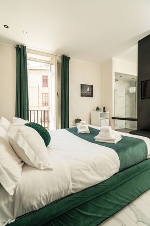 Chambre Supérieure, bain à remous, vue ville