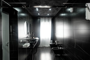 Suite Luxe, bain à remous, vue ville | Vue de la chambre