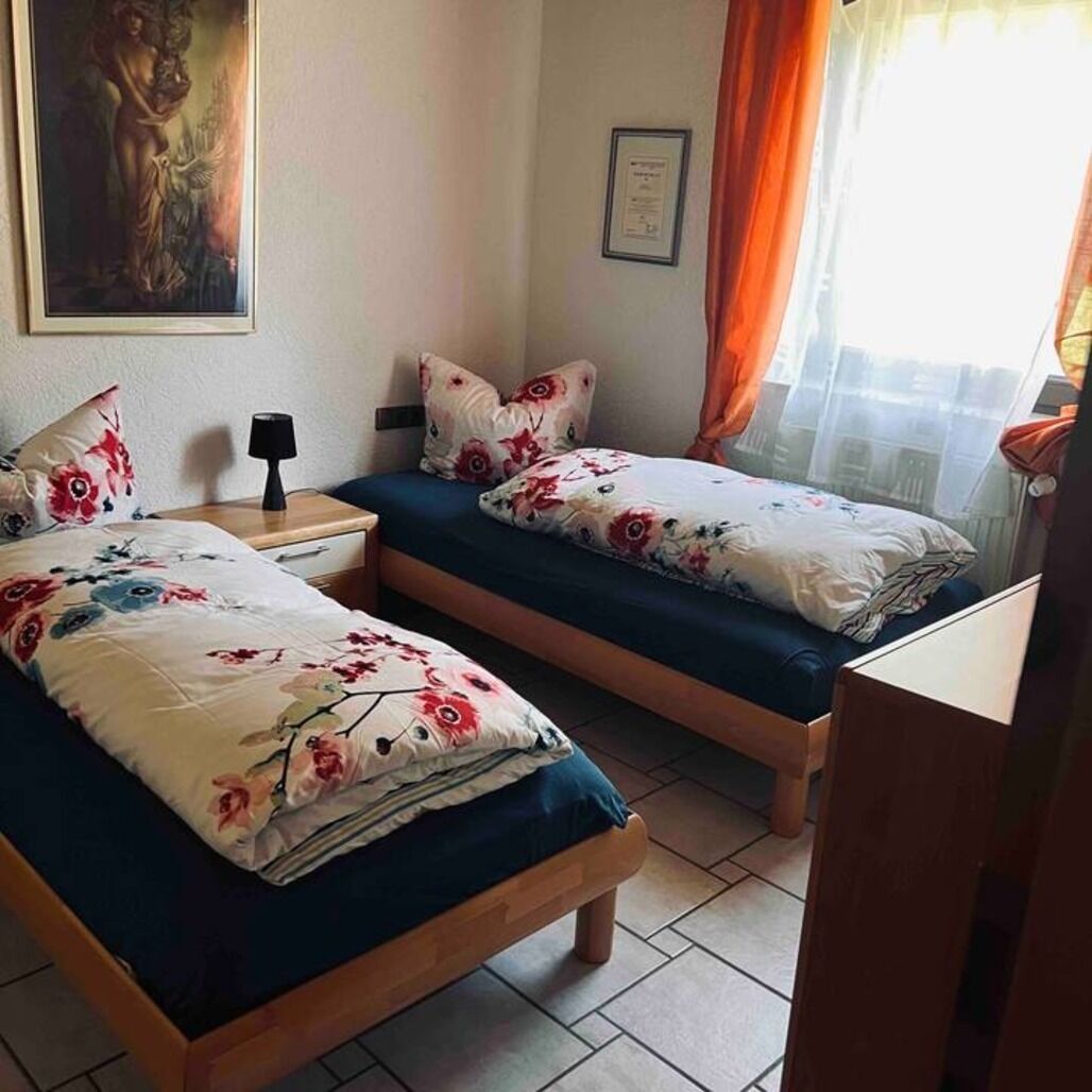 3 dormitoris, planxa i posts de planxar, wifi i roba de llit 