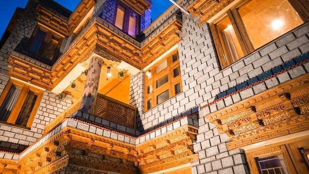 المنشأة من الخارج