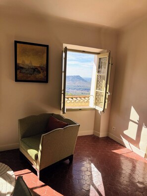 Comfort Double Room, Lake View | View from room - Les terrasses de Ventabren (Ventabren)