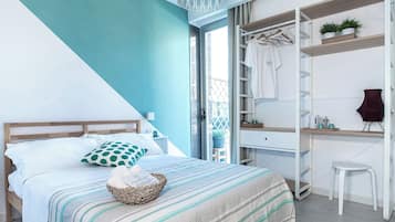Desk, soundproofing, cots/infant beds, free WiFi