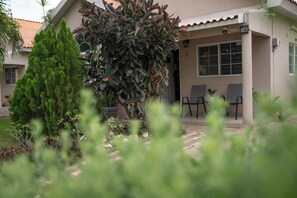 Exterior - I Love The Oasis @ Caymanas Country Club (St. Catherine)