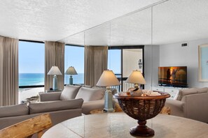 콘도, 킹사이즈침대 1개 및 소파베드 (SunDestin 1715) | 거실 공간