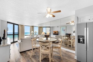 Condo, 1 très grand lit et 1 canapé-lit (SunDestin 1715) | Restauration