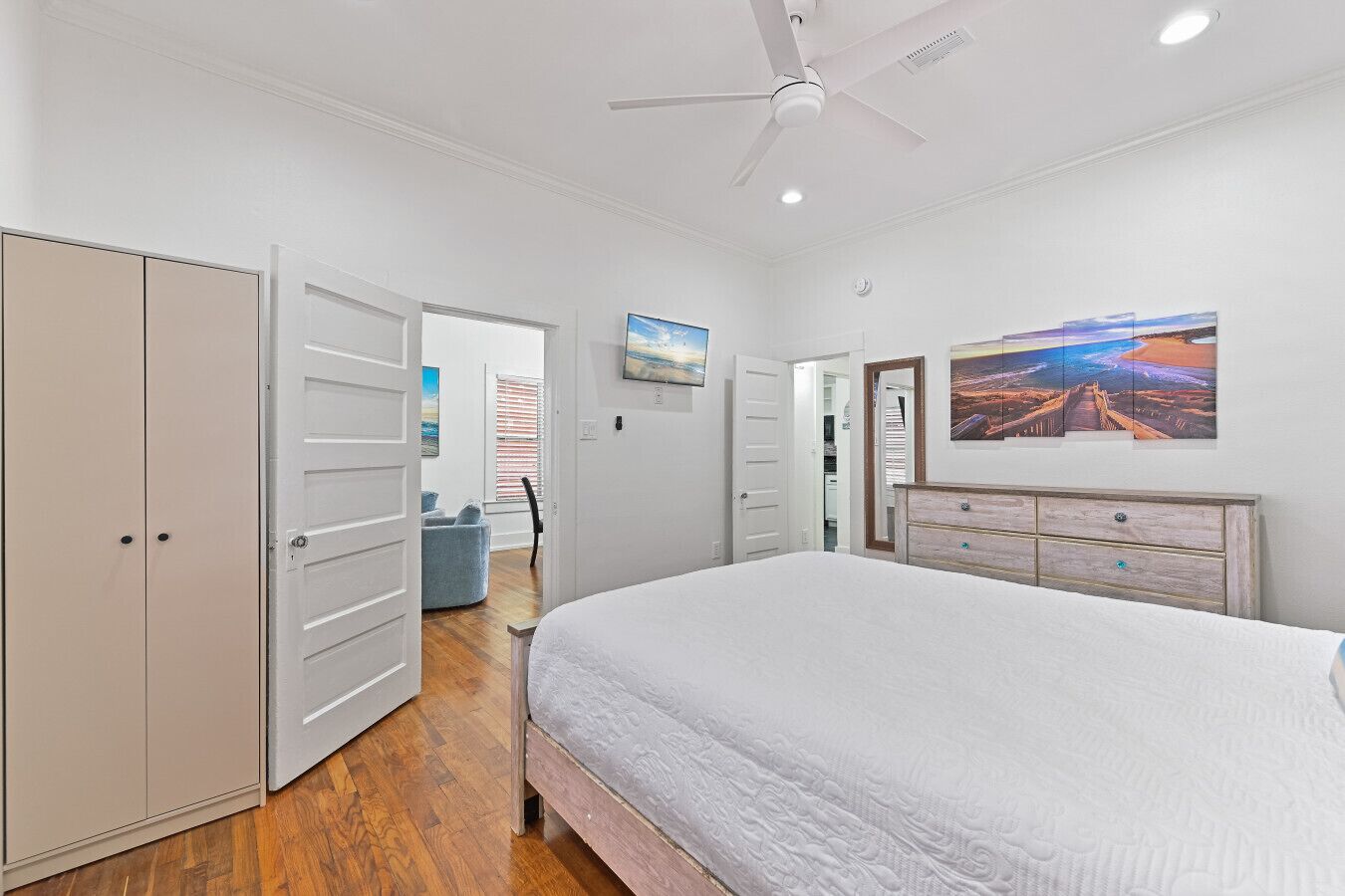 2 habitaciones, tabla de planchar con plancha y wifi gratis 