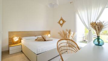 2 chambres, bureau, fer et planche Ă  repasser, lit parapluie