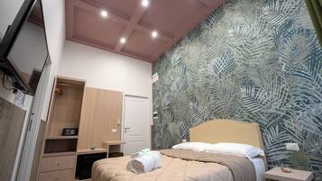 Comfort-Zimmer, Blick auf den Innenhof, Annex (Via Guglielmo S. Felice) | Schreibtisch, schallisolierte Zimmer, Babybetten, kostenloses WLAN