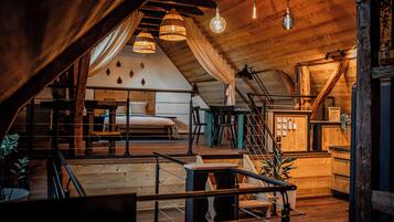 1 habitación, tabla de planchar con plancha, wifi y ropa de cama