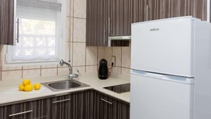 Hus - 4 sovrum - terrass | Eget kök